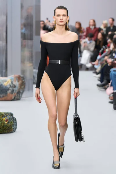 Look 48
